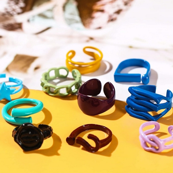 Fun, Funky Rings Made for Everyone! - Picture 4 of 5